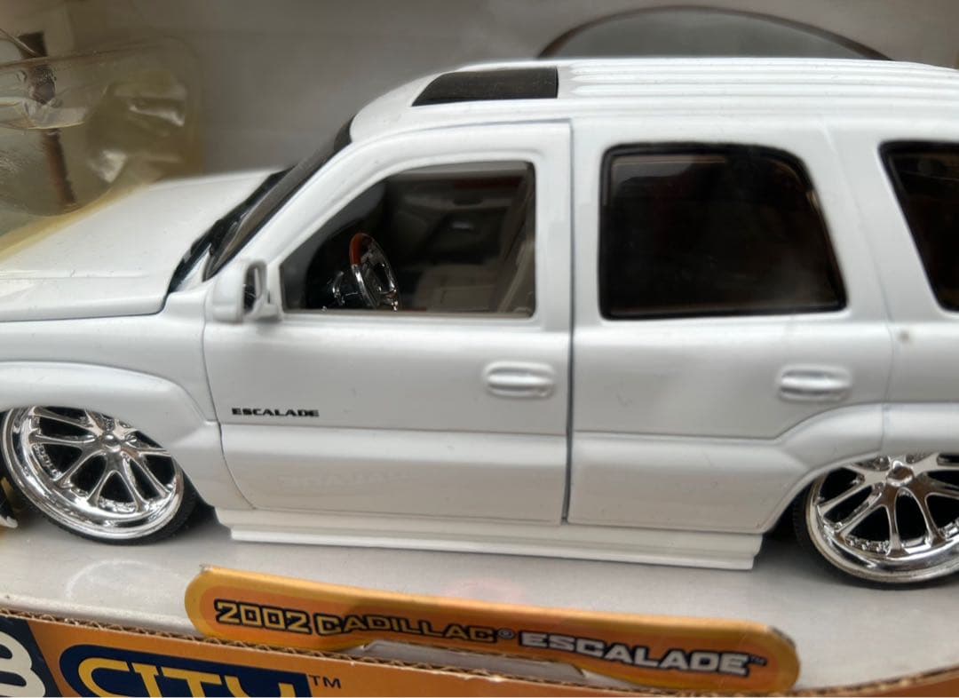 2002キャデラック エスカレード 1/24