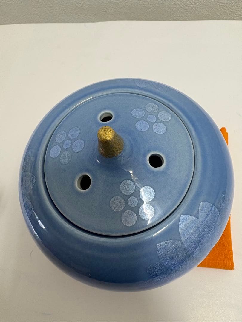 中田一於 九谷 淡青釉裏銀彩 花蝶文 香炉 共箱 伝統工芸