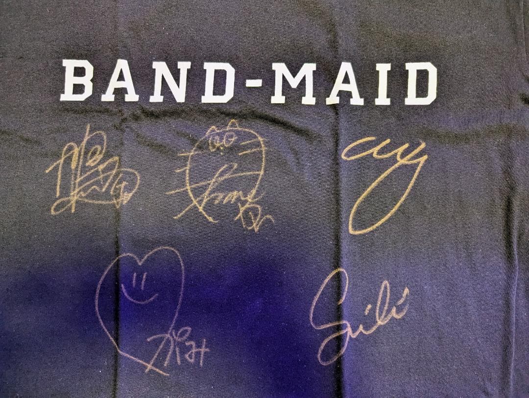 BAND-MAID メンバー全員直筆サイン入りTシャツ