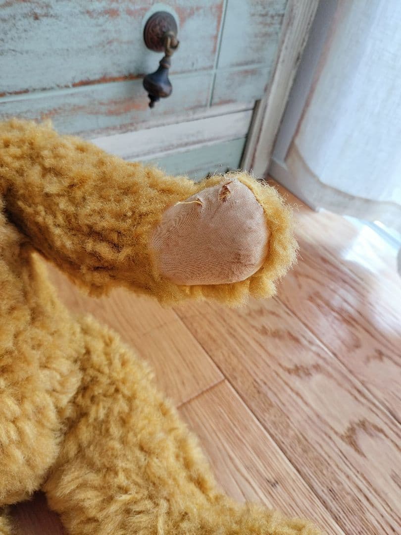 ハンガリーの蚤の市で見つけたアンティークベア