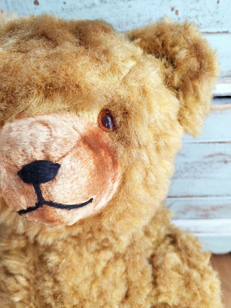 ハンガリーの蚤の市で見つけたアンティークベア