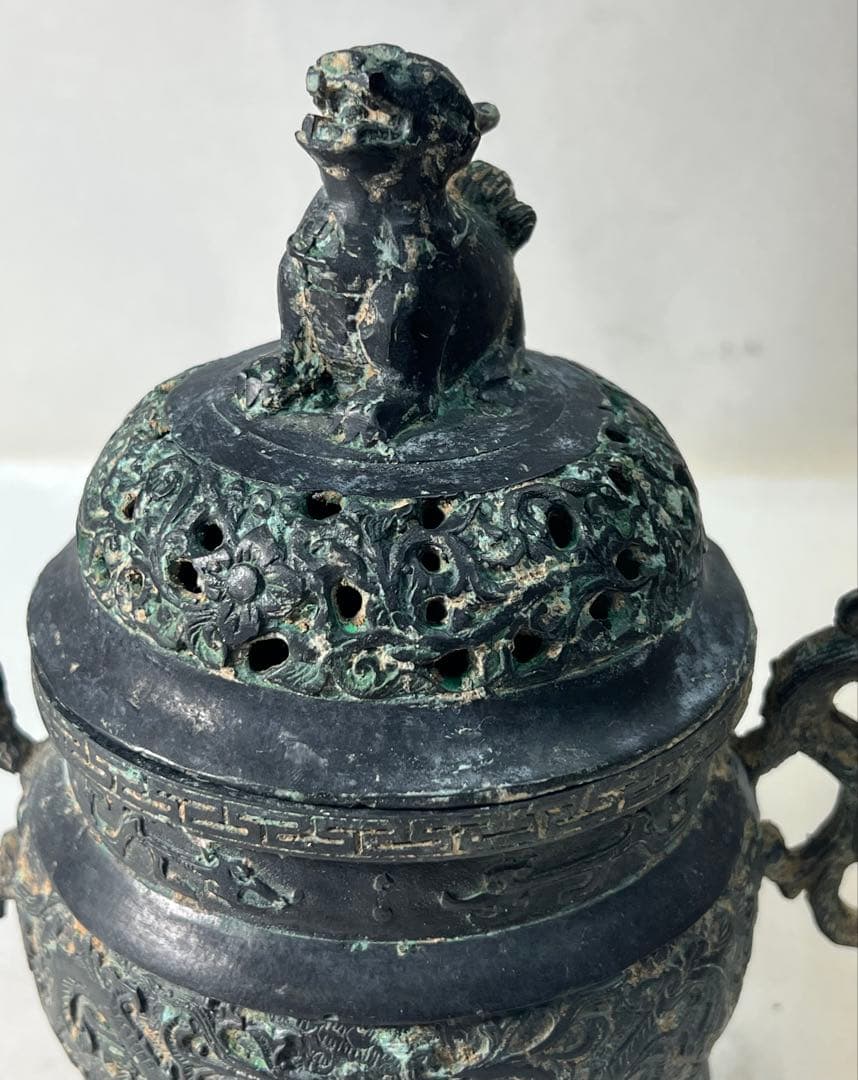 清時代　乾隆年製　獅子双龍紋　古銅　三つ足香炉　中国古玩