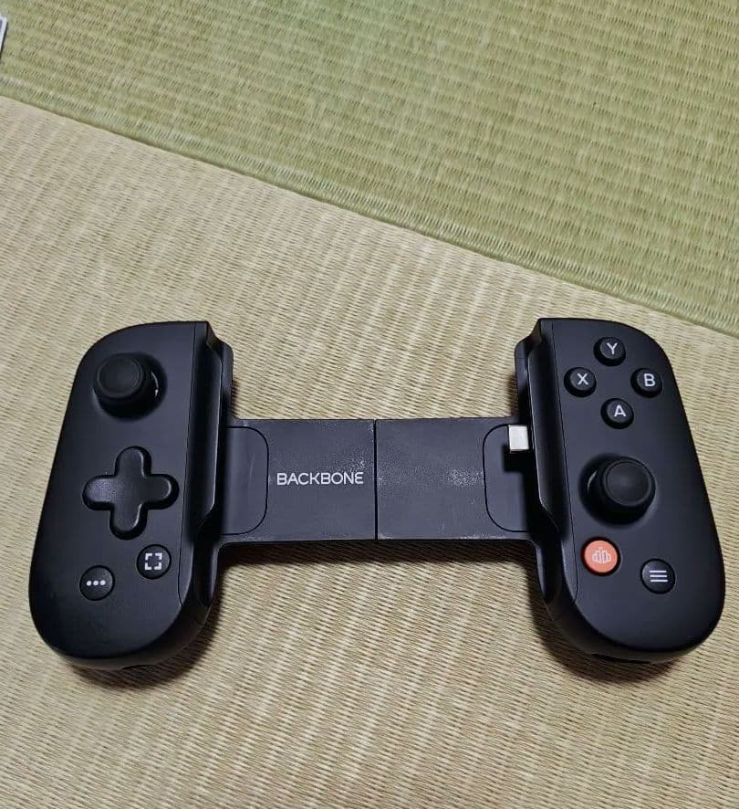 BACKBONE iPhone、Android用ゲームコントローラー