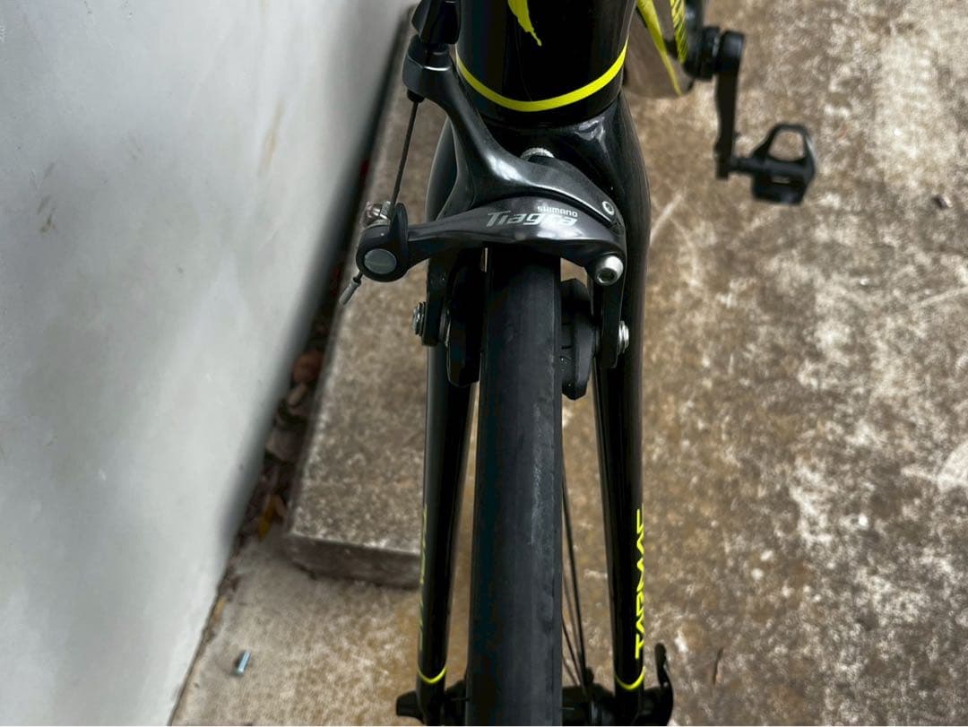 シャー芯　Specialized Tarmac ロードバイク ブラック/イエロー