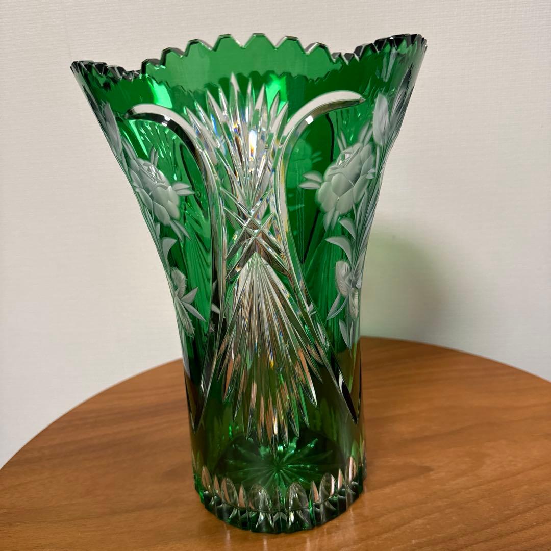 ドレスデンクリスタル グリーン ガラス 花瓶 フレア型