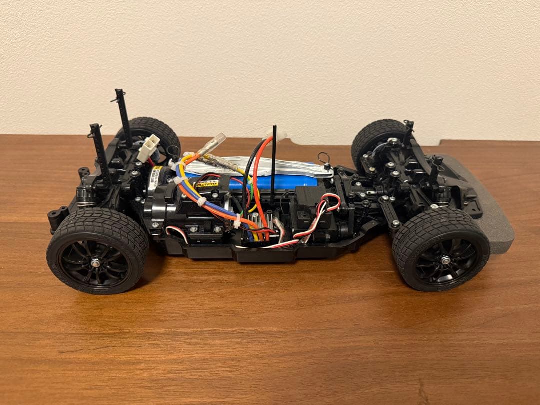 RCカー ブラシモーター、ニッカドバッテリー