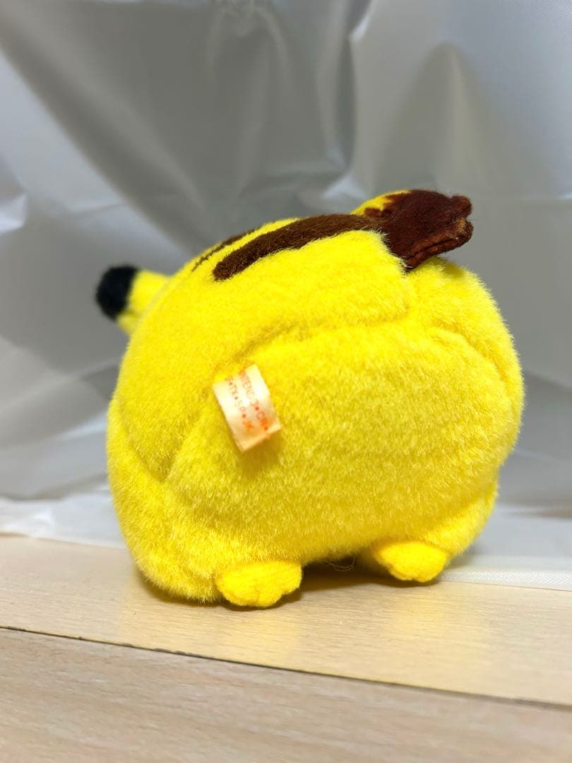 初期ピカチュウ　ぬいぐるみ