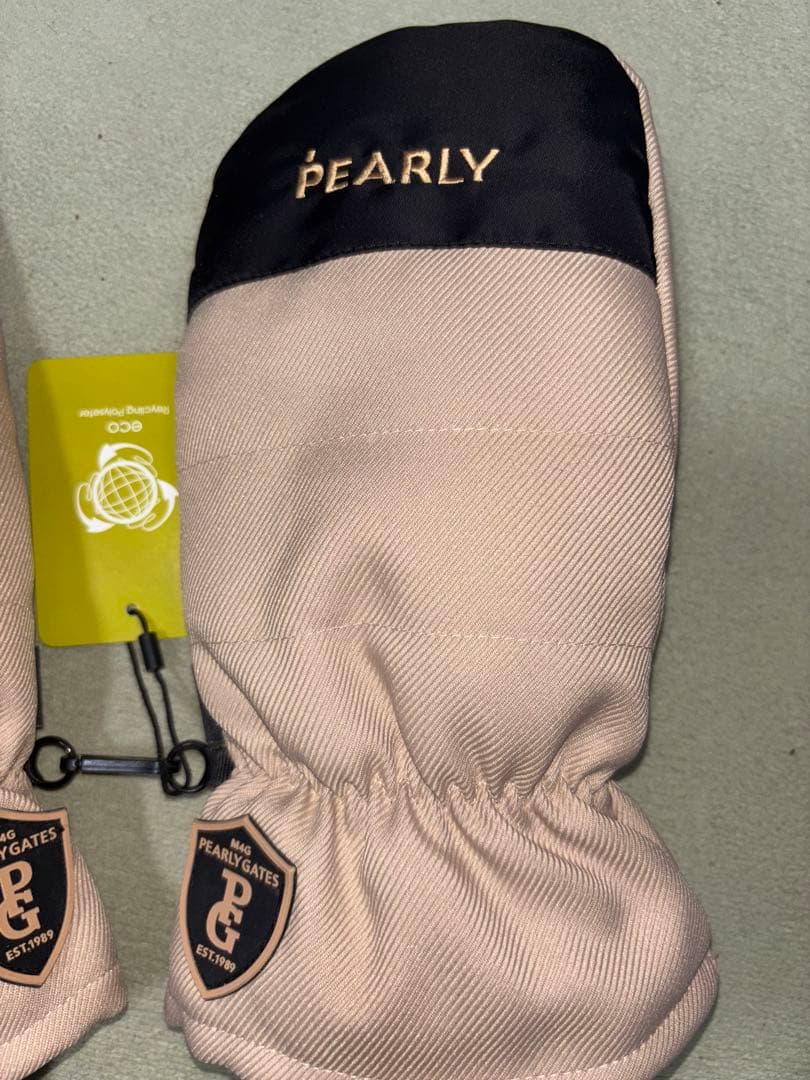 （新品）パーリーゲイツ、防寒ミトングローブ、ベージュと黒色、完売品