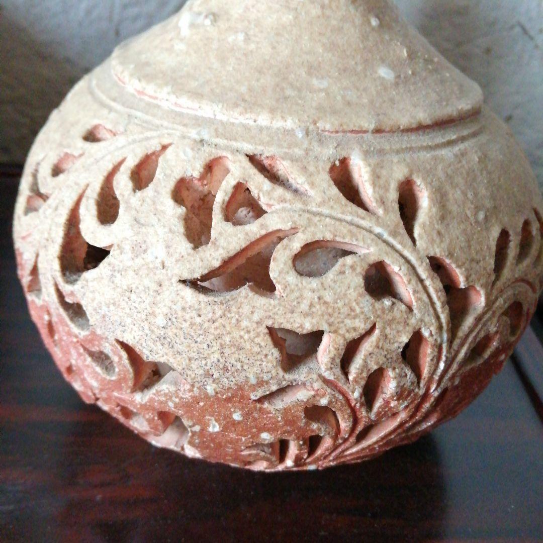 信楽焼　谷清右衛門　号一苔　透彫花入　25cm