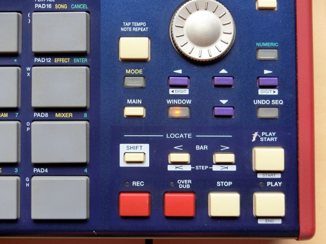 DJ機材 AKAI MPC1000