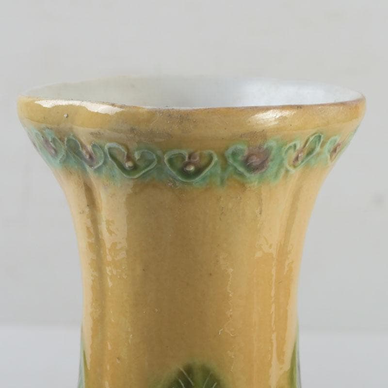 中国　大清光緒年製款　三彩　雲龍花草文瓶　花瓶　V　9593