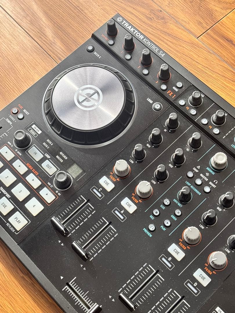 TRAKTOR KONTROL S2 フライトケース付き 未使用