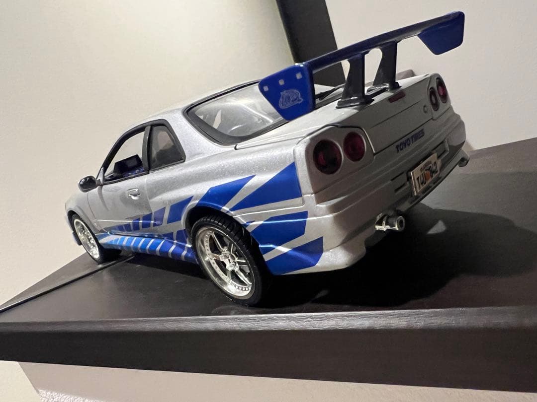 ワイルドスピード1/18ブライアンスカイラインGT-R