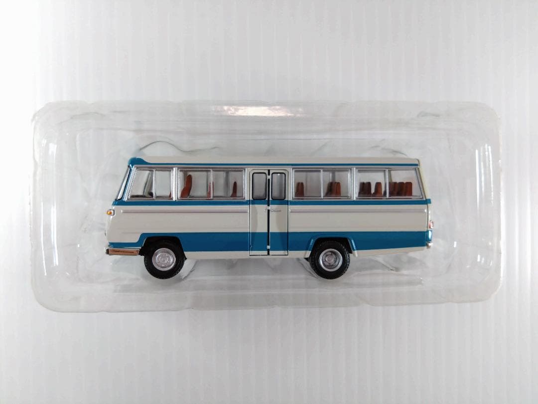 トミカリミテッドヴィンテージネオ LV-N51a ニッサン シビリアン