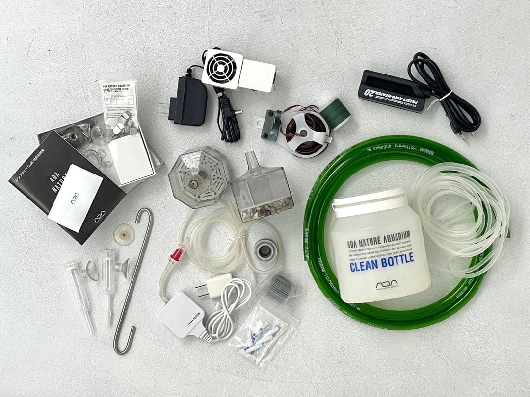 ガラス水槽 中型 収納付き 黒、アクアリウム一式