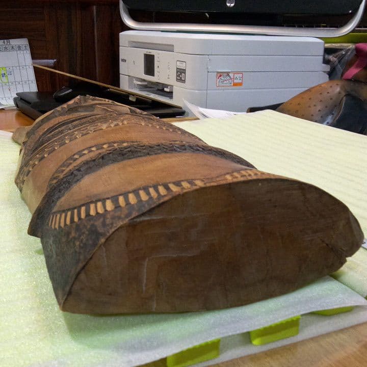 インドネシア製　壁掛け木彫　オブジェ　木製　木彫り　インテリア　魔除け　厄除け