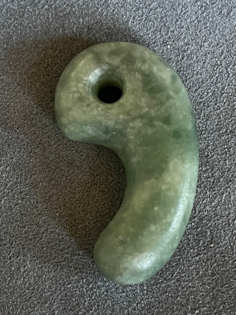 古墳期後期　翡翠勾玉　出土品