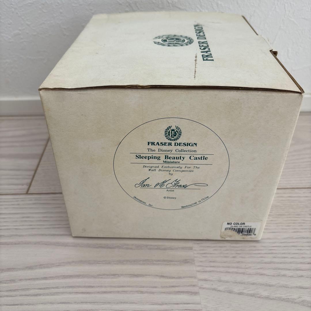 FRASERDESING 眠れる森の美女　ディズニー　レトロ　シンデレラ城モデル