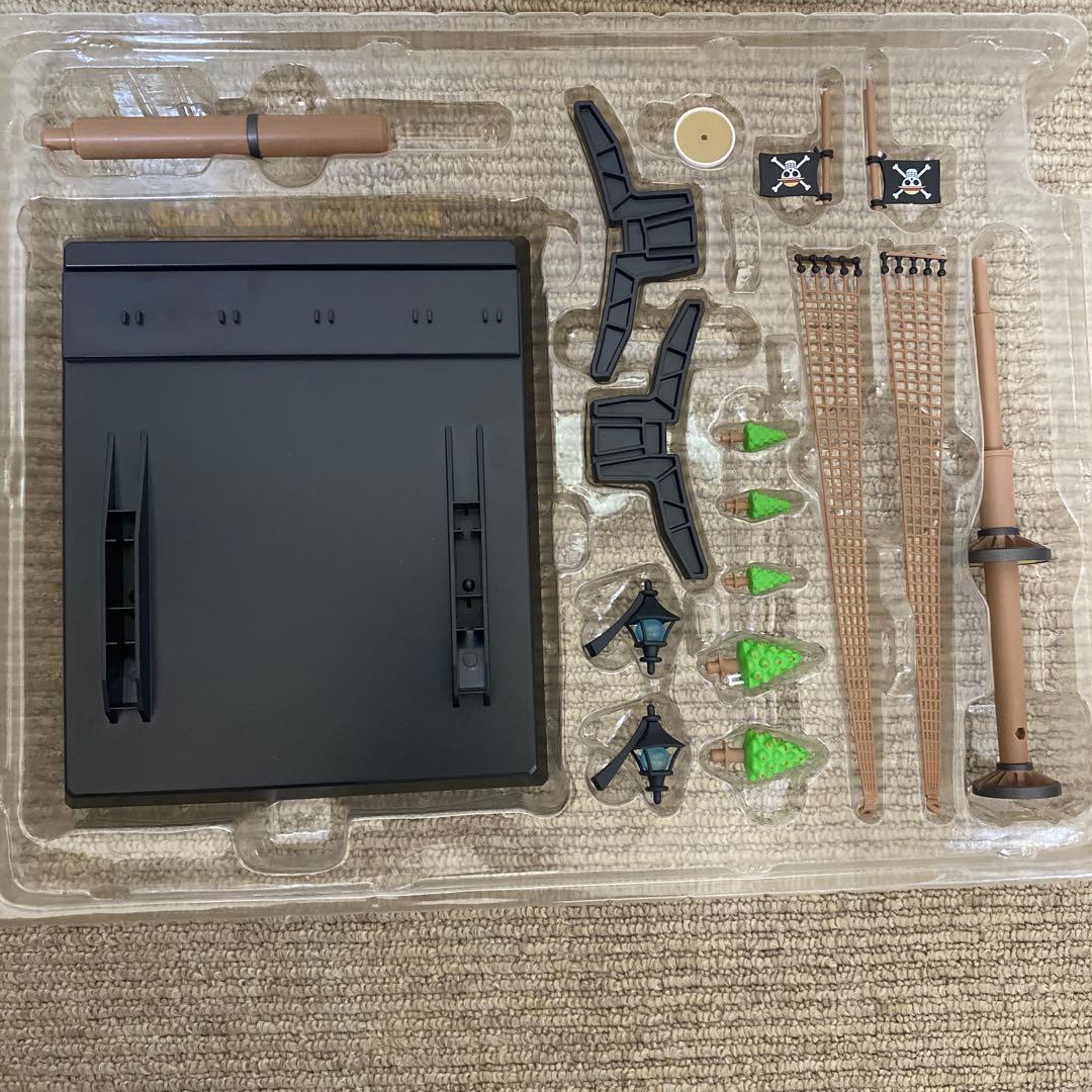 ワンピース THOUSAND SUNNY フィギュア　超合金