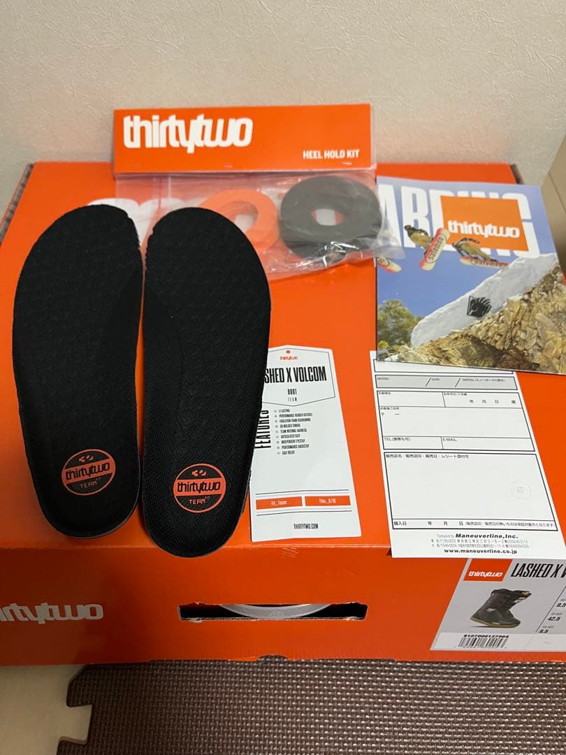 美品thirtytwo LASHED x VOLCOM 24-25 27.5cm