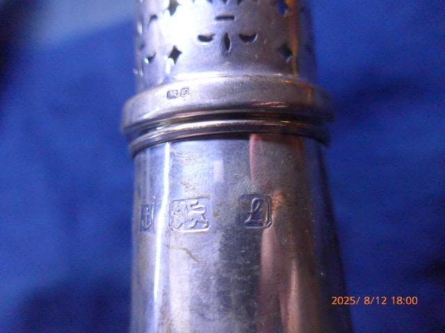 い*み様 未使用　英国の伝統工芸、大きな純銀の香辛料入れです。95g　ホールマー