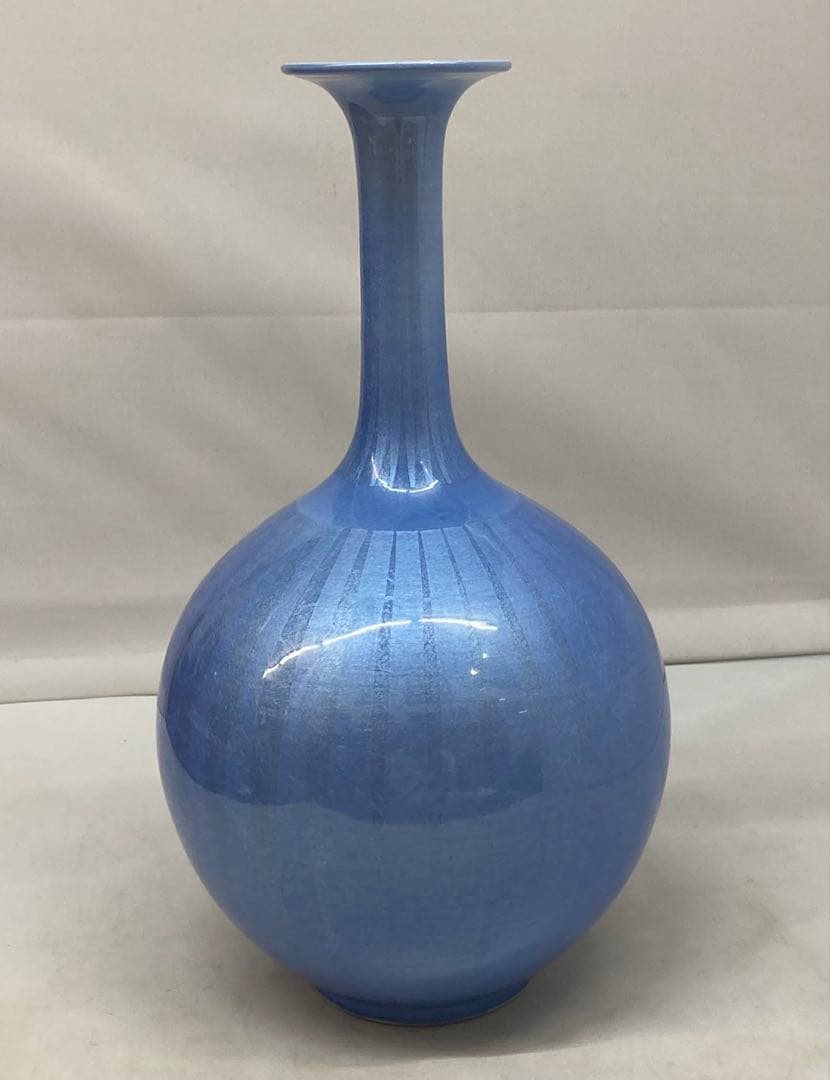 B474s「淡青釉裏銀彩 花入」中田一於作　共布共箱　九谷焼　師-3代徳田八十吉