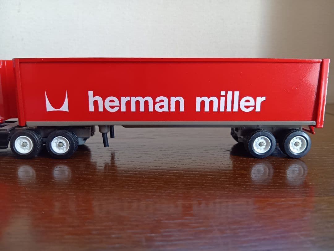 h*x様 Winross社製 herman millerトレーラー