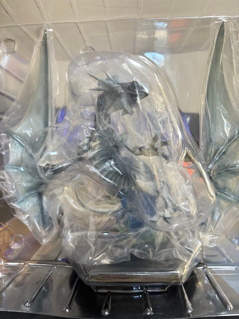 青眼の白龍 ホログラフィックエディション　 ブラック・マジシャン　フィギュア