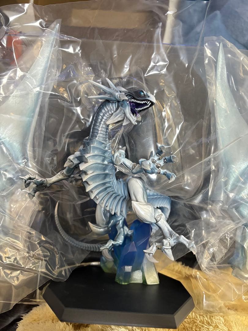 青眼の白龍 ホログラフィックエディション　 ブラック・マジシャン　フィギュア