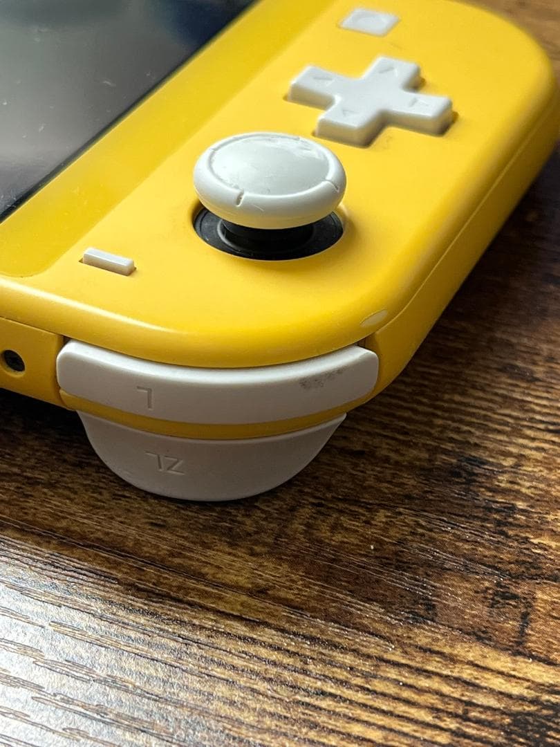 【中古】Nintendo Switch Lite (イエロー)