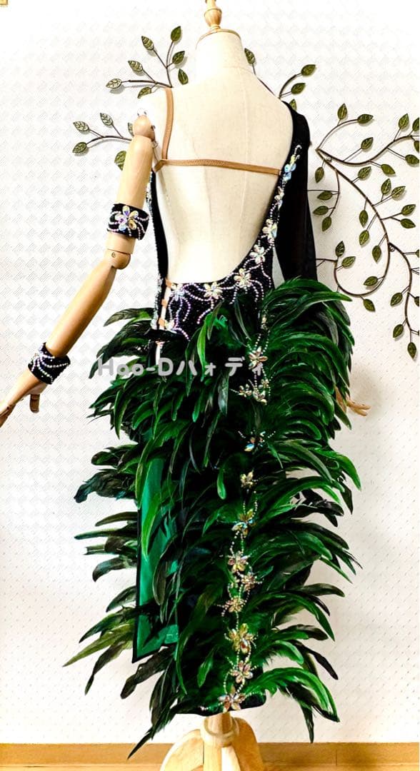 新品★ラテンドレス★M★社交ダンスロング羽★ボリューミー★競技会★黒緑