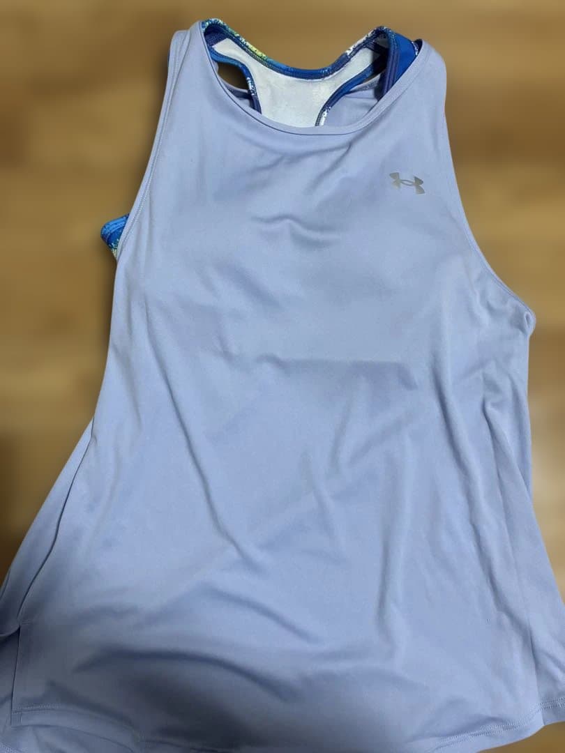 Under Armour ライトブルータンクトップ