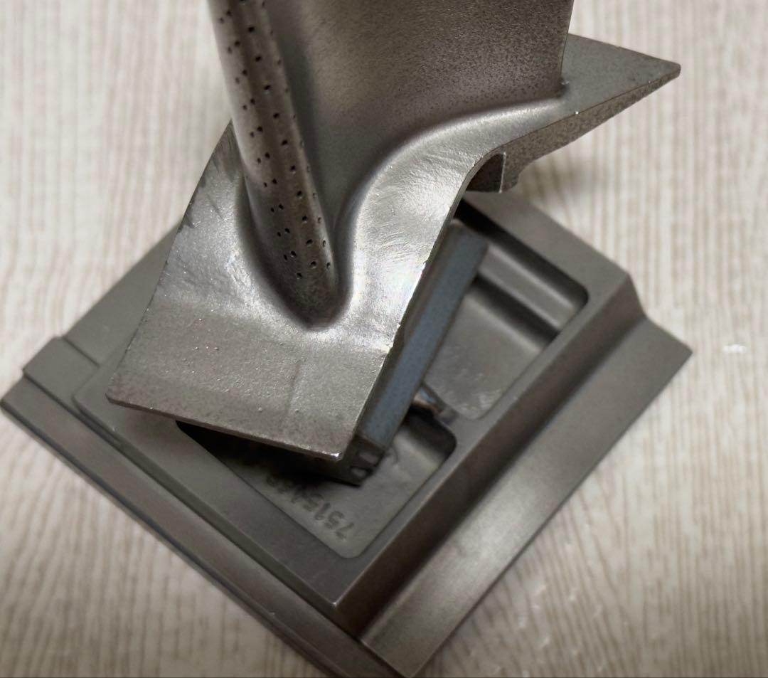 【貴重】JAL 日本航空　エンジンタービンブレード整備士加工品