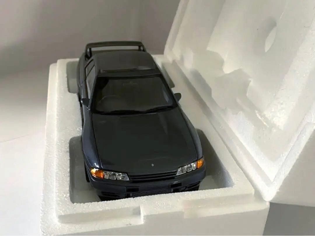 オートアート　日産スカイライン 湾岸ミッドナイト　GT-R R32 Reina