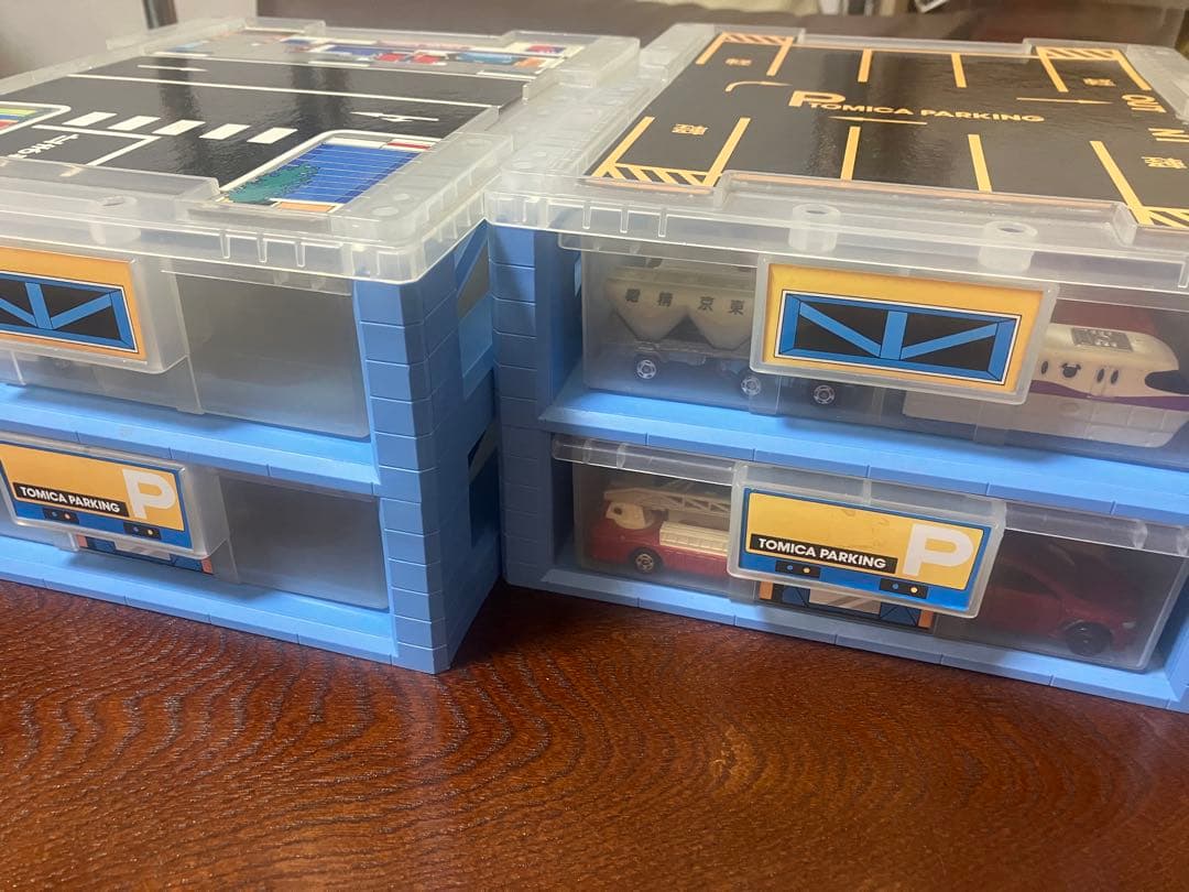 【まとめ売り・レアトミカあり】33台セット ＆ 4段パーキング収納ケース