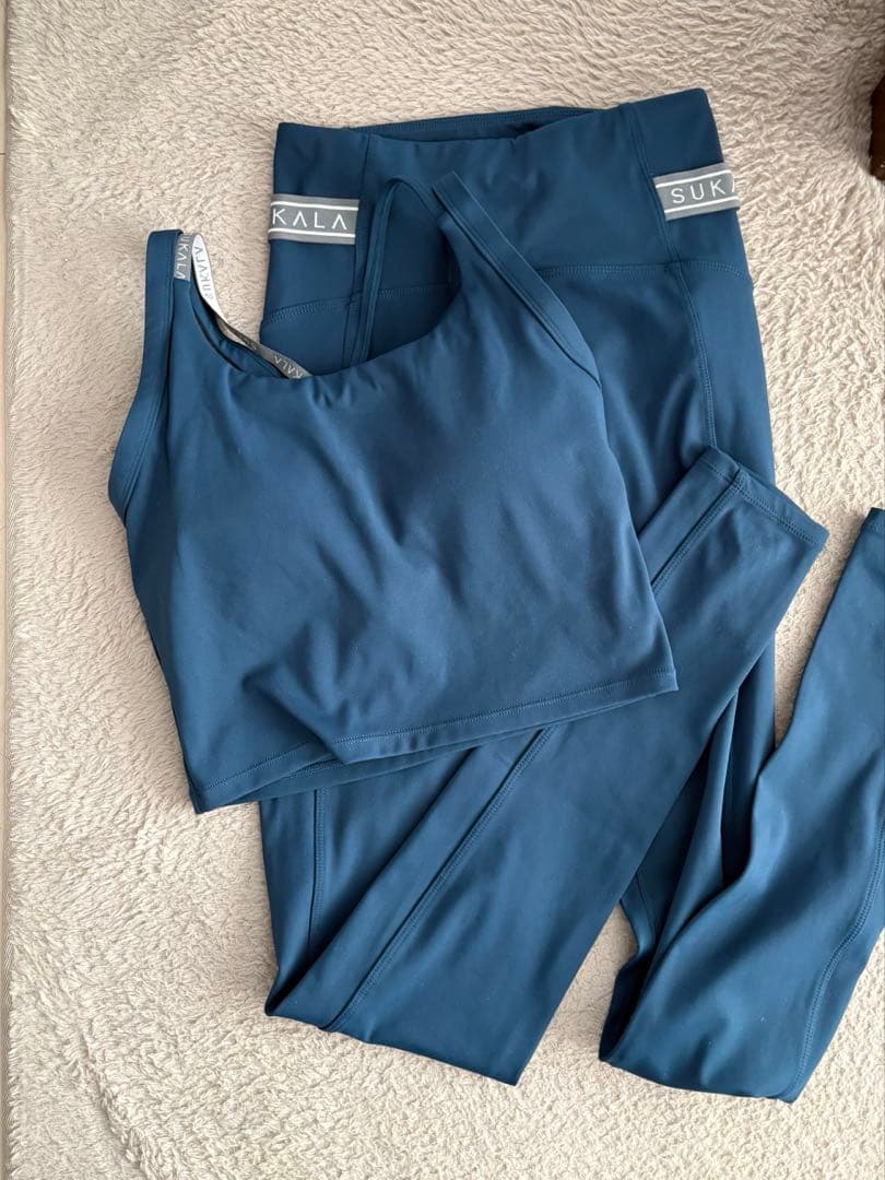 ベーシックロゴブラトップ&サイドベルトトレンカレギンス　Sサイズ