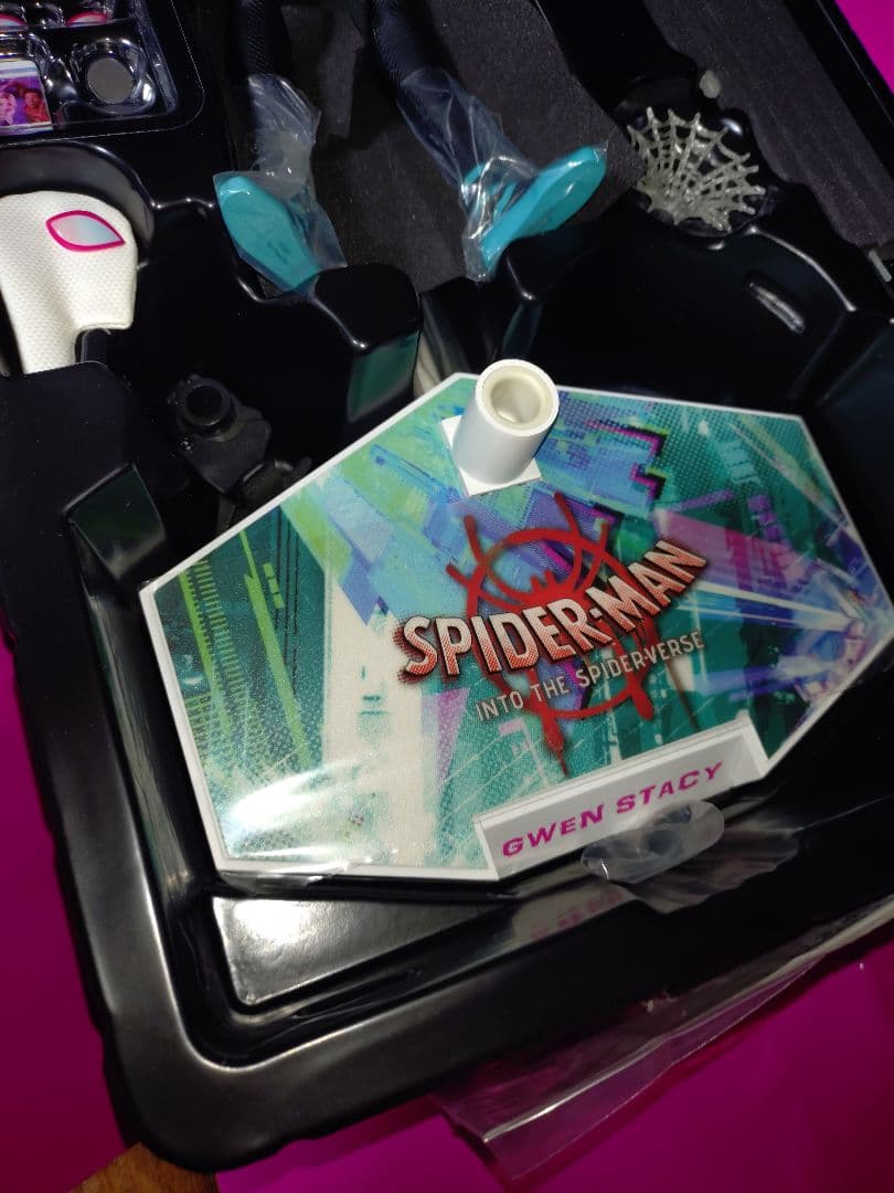 ホットトイズ スパイダーマン グウェン ステイシー スパイダーバース