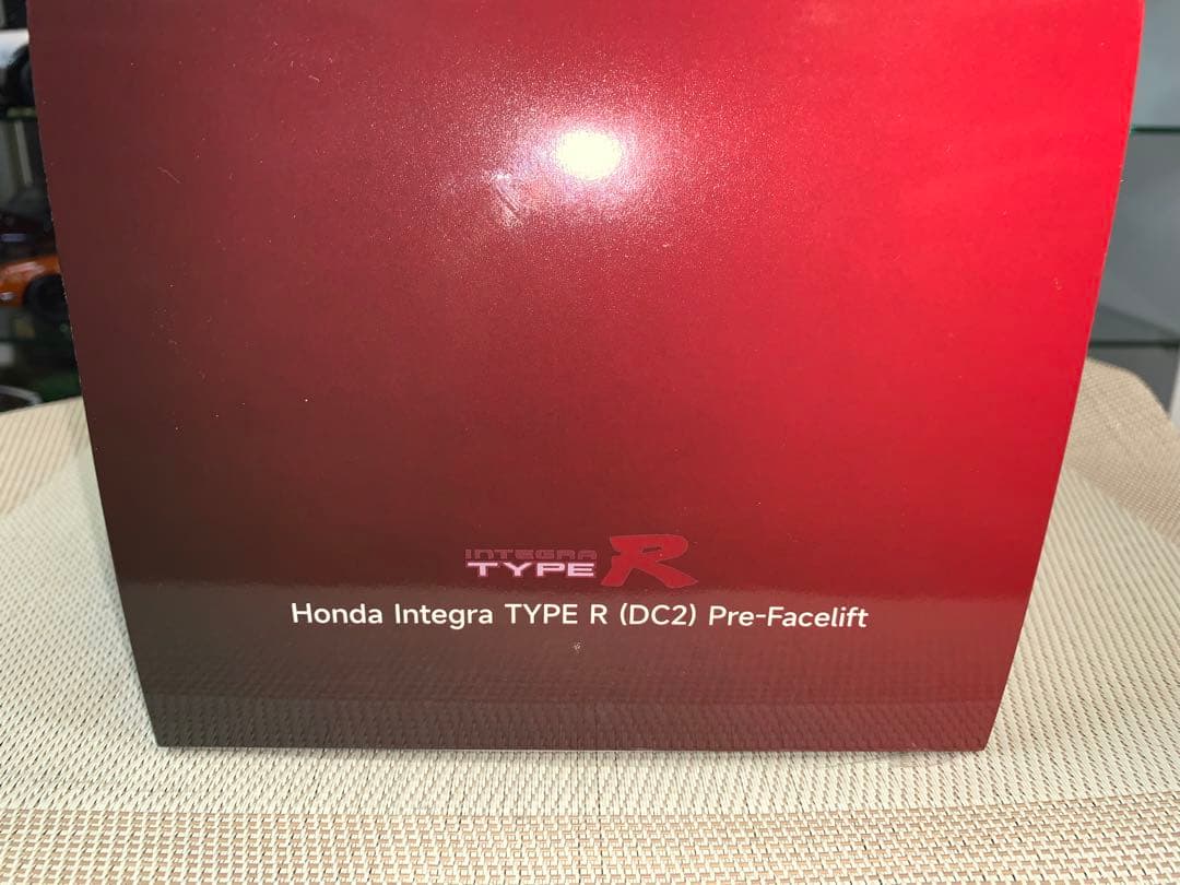 MOTORHELIX 1/18 ホンダインテグラtypeR