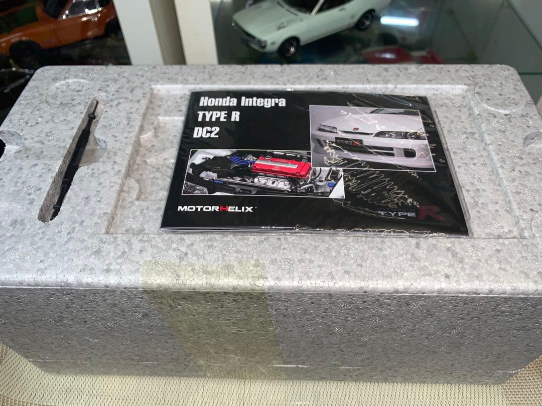 MOTORHELIX 1/18 ホンダインテグラtypeR