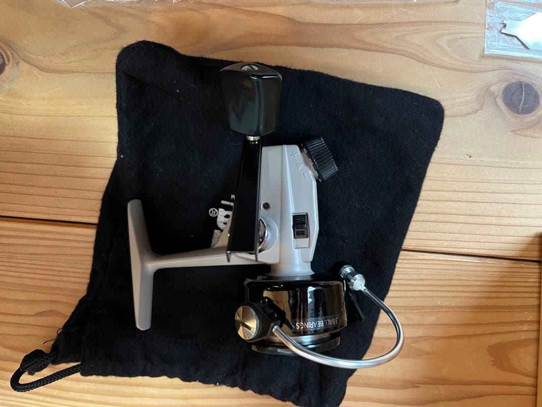 カーディナル B3 (タン／ブラック) ディスプラウト