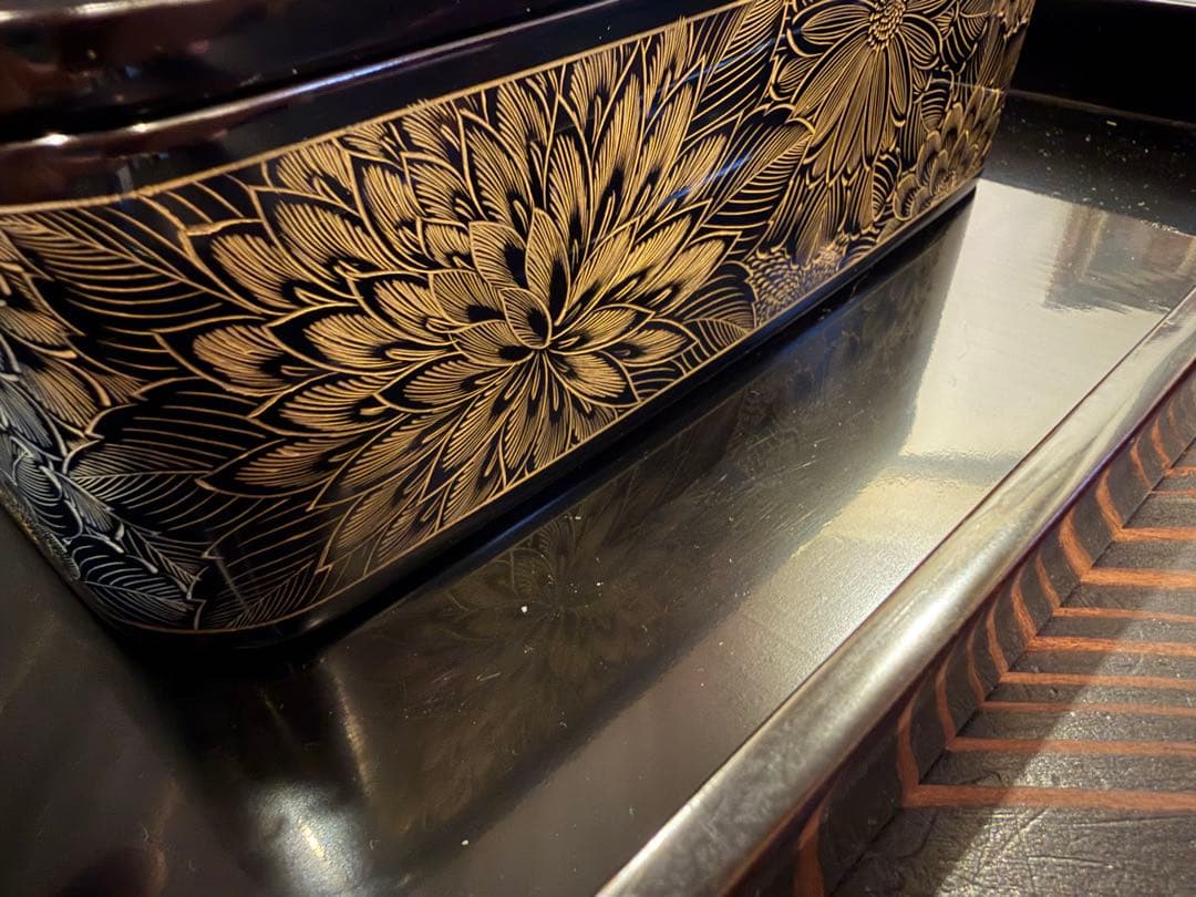 輪島塗　菊沈金彫詰 菓子器 共箱付き