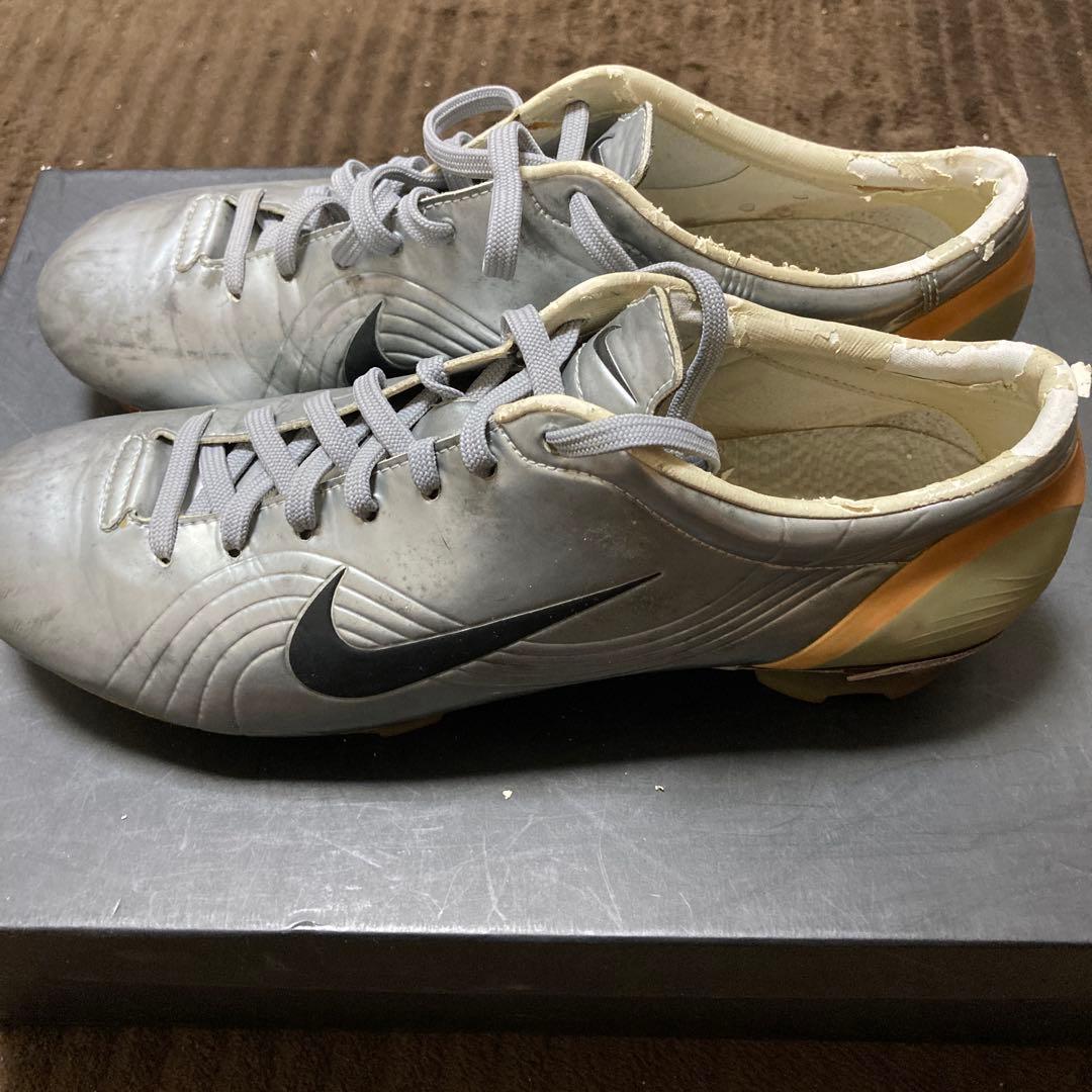 Nike マーキュリアル ヴェイパー