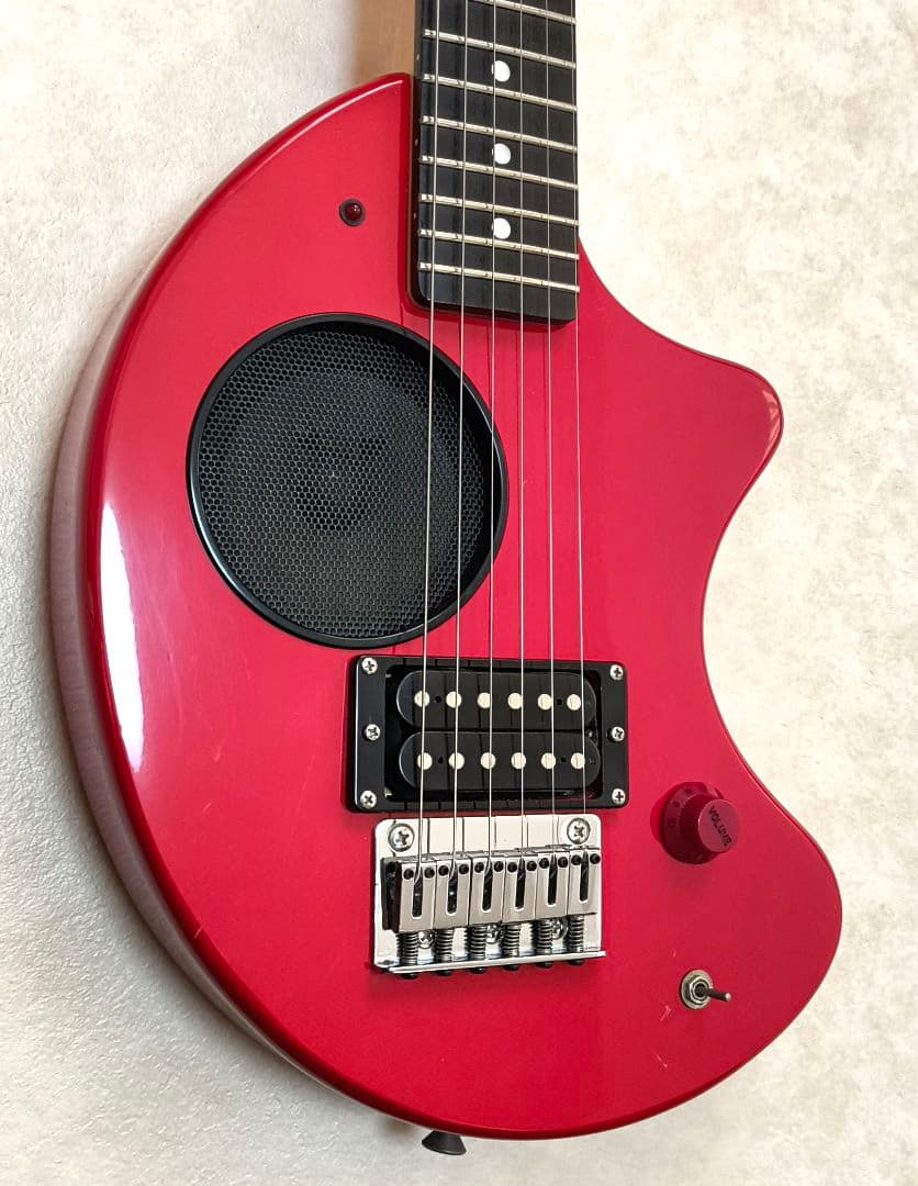 【美品】ZO-3 レッド アンプ内蔵ミニギター ヘッドフォン利用可能！！