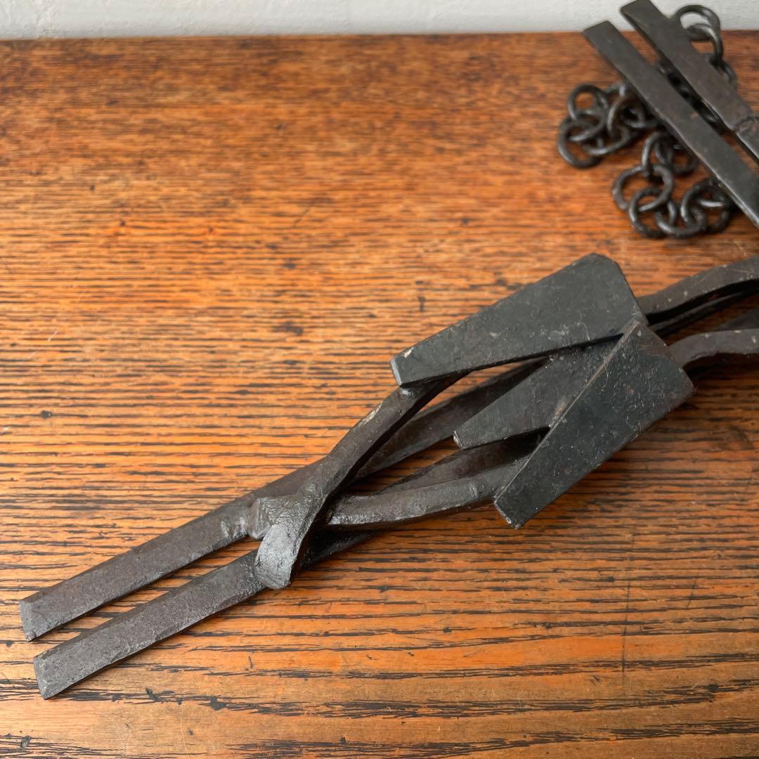 鉄の十字架　溶接　抽象的なイエスキリスト像　アイアン　モダニズム　キュビズム