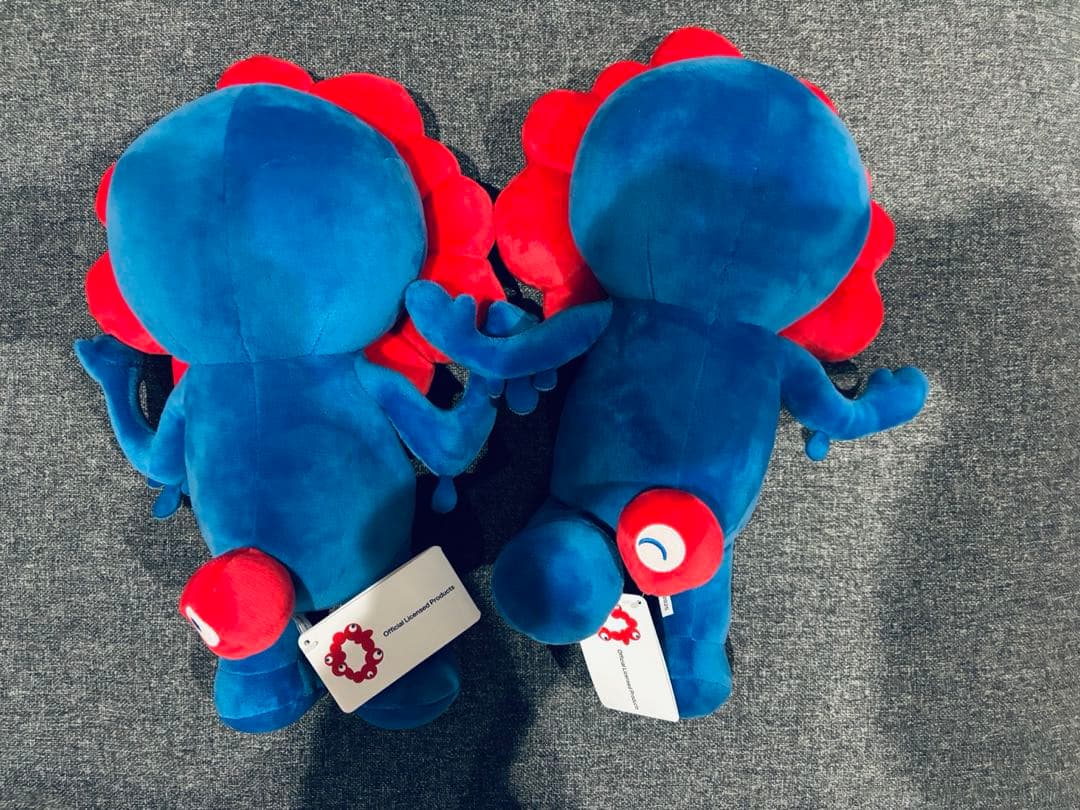 ミャクミャク プライズ BIGぬいぐるみ　２体セット