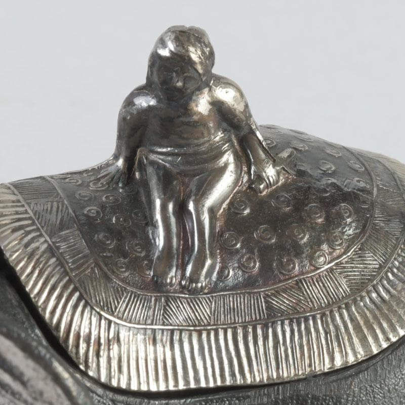 あんちん製　合金　象に人物　インク壷　蓋物　V　9307