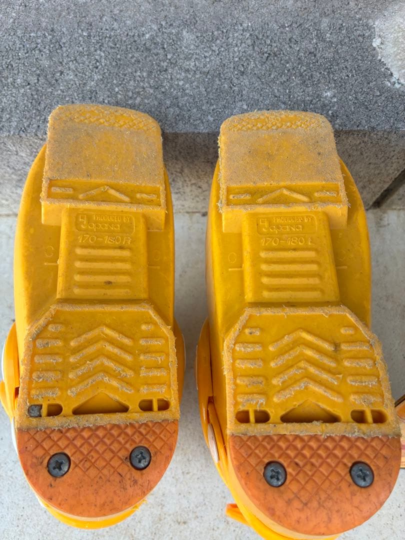 なち◼️スキー板とストックとブーツの３点セット