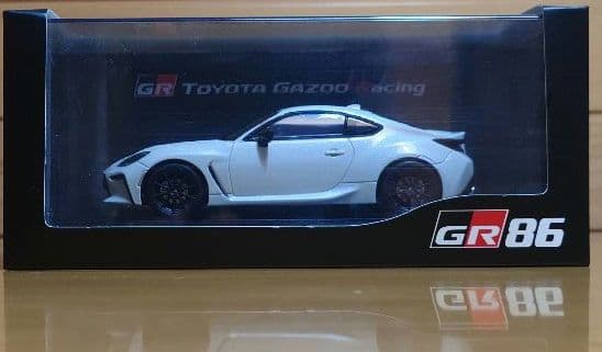 トヨタGR86 1/30カラーサンプル ミニカー　新品未使用品1つGRケース付