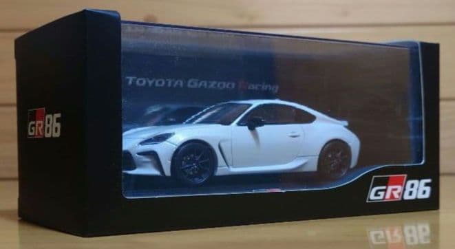 トヨタGR86 1/30カラーサンプル ミニカー　新品未使用品1つGRケース付