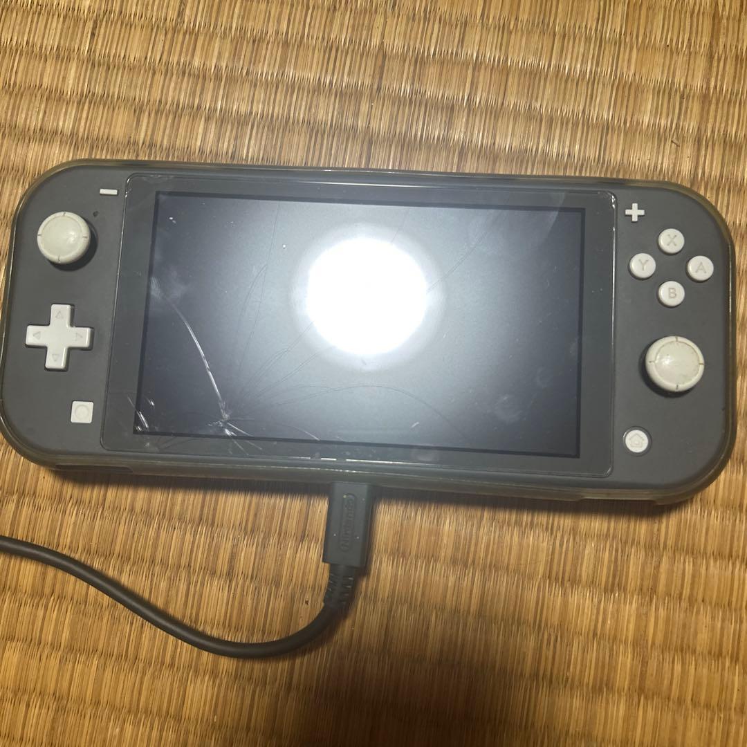 【最終価格‼️】Nintendo Switch light 早い者勝ち